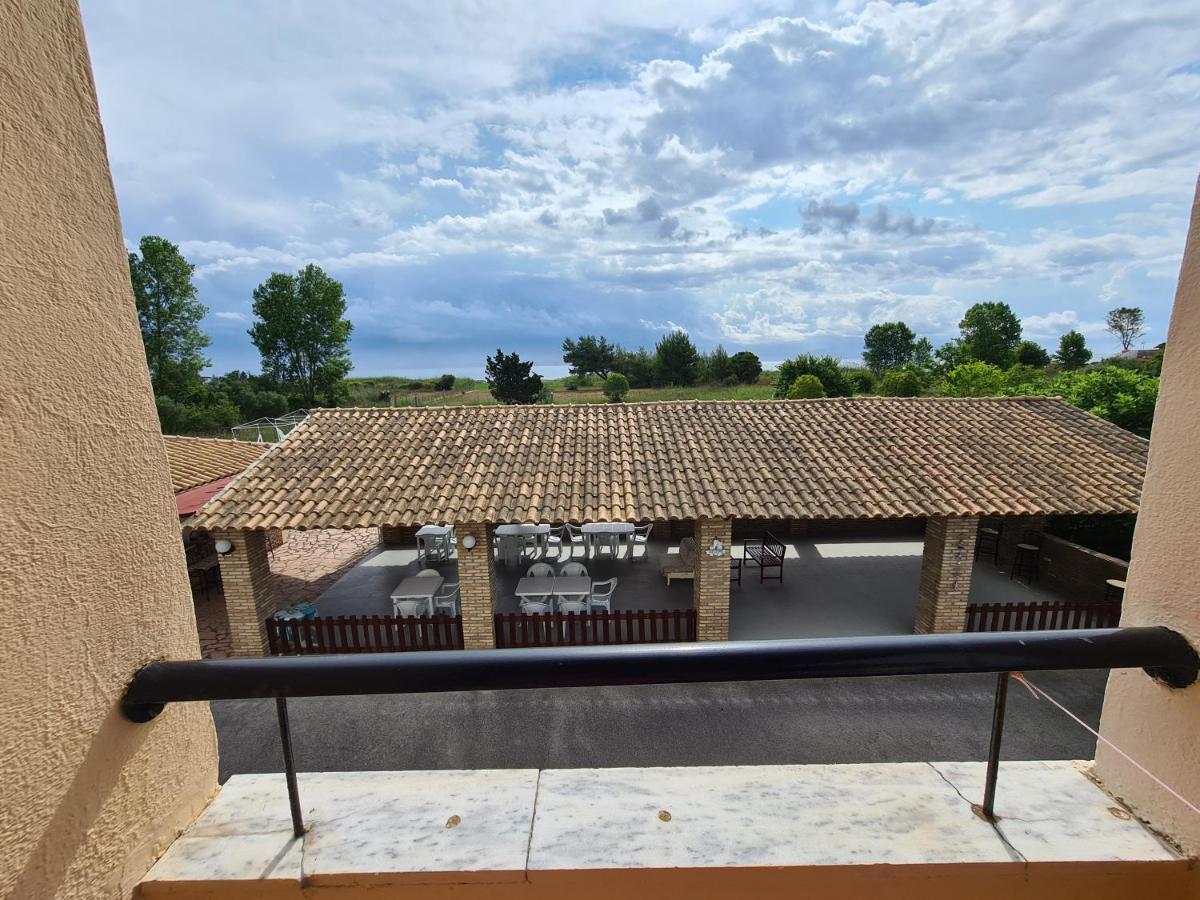 Avra Beach Apartments Lefkími Kültér fotó